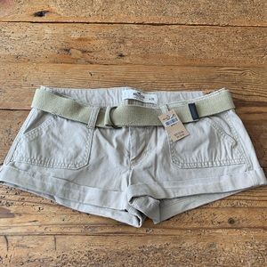Hollister Classic Stretch Mid-Rise Twill Shorts
